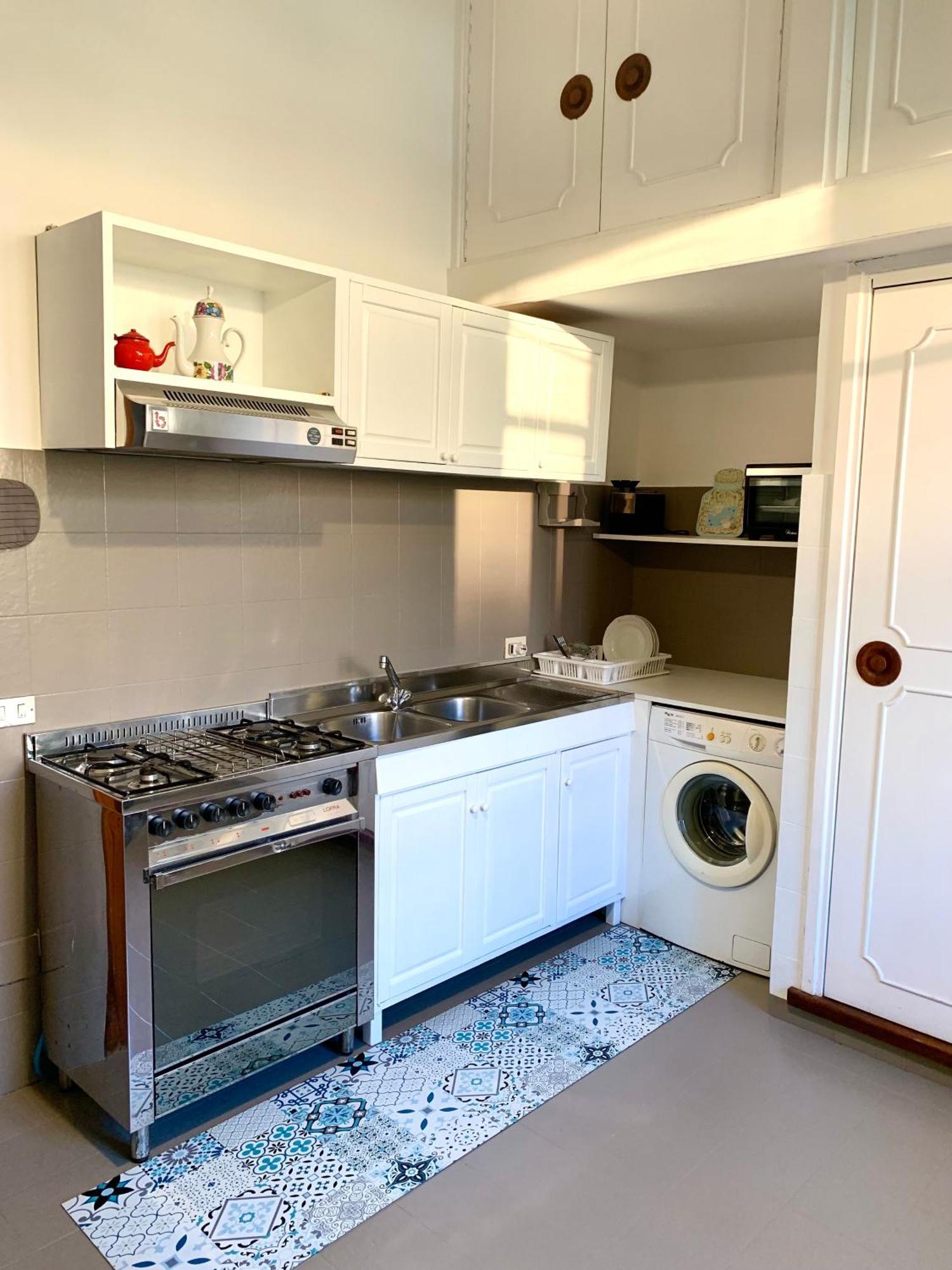 Guest House A Due Passi 奧爾比亞 外观 照片